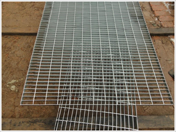 鍍鋅格柵板講述鋼格柵板可以用于養殖動物和植物以及水產品
